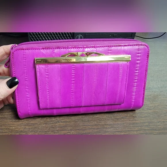 New-Beautiful Magenta/Pink Lee Sands Eelskin Wallet W/ RFID Protection - Picture 4 of 9